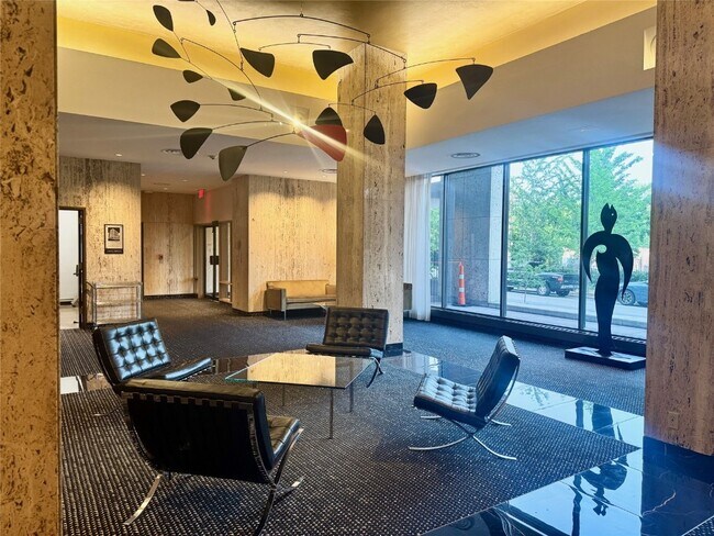 Foto del edificio - 4501 Lindell Blvd