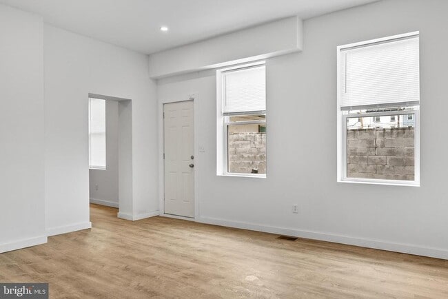 Building Photo - 2652 Bridge St