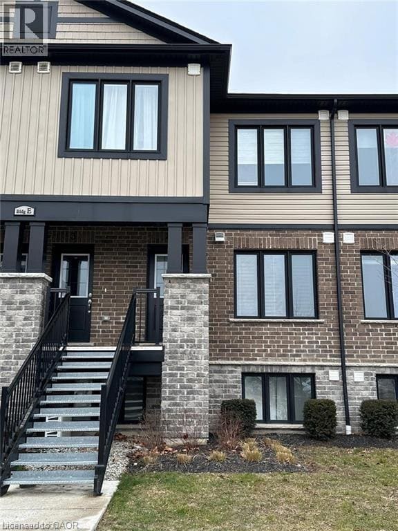 Building Photo - 160 Rochefort St.