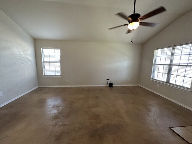 Foto del edificio - Wonderful 3 Bedroom 2 bathroom home!