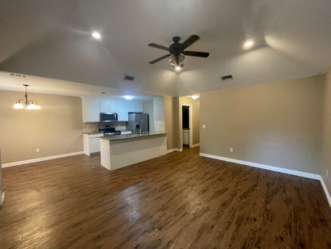 Foto del edificio - 408 W Johnson St
