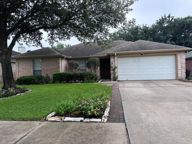 Building Photo - 7235 Prairie Village Dr