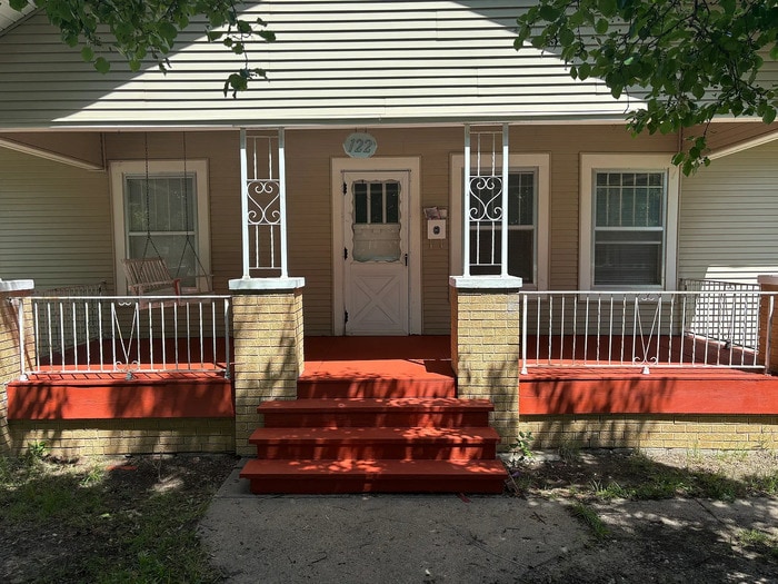 Primary Photo - 122 N Glenn St