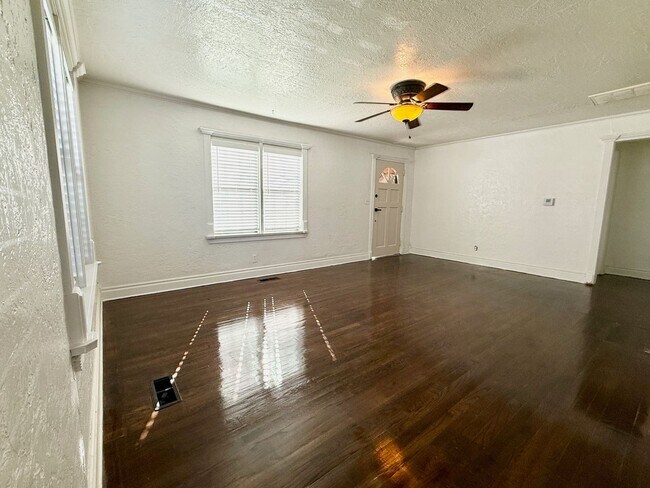 Building Photo - Unique & Remodeled!