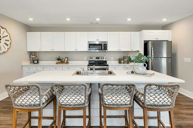 Building Photo - Pointe Villas Brunswick