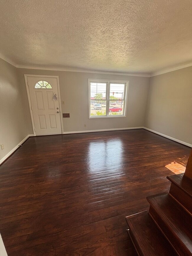 Building Photo - Charming 3 beds 1 bath in Maple Heights!