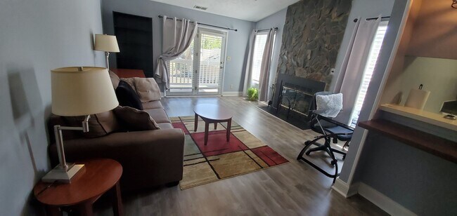 Foto del edificio - 672-8 Barton's Landing - Barton's Landing