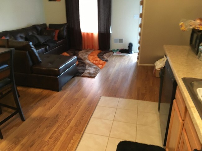 Foto del edificio - 8118 Creekwood Dr