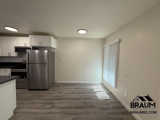 Building Photo - 5611 Fulcher Ave