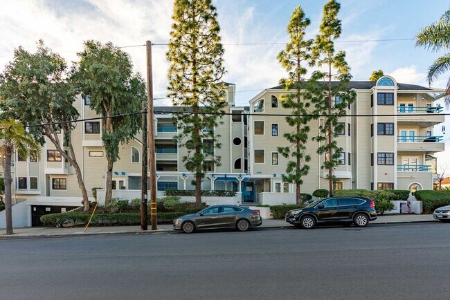 Building Photo - !!! MOVE IN SPECIAL $500 OFF FIRST MONTH'S...