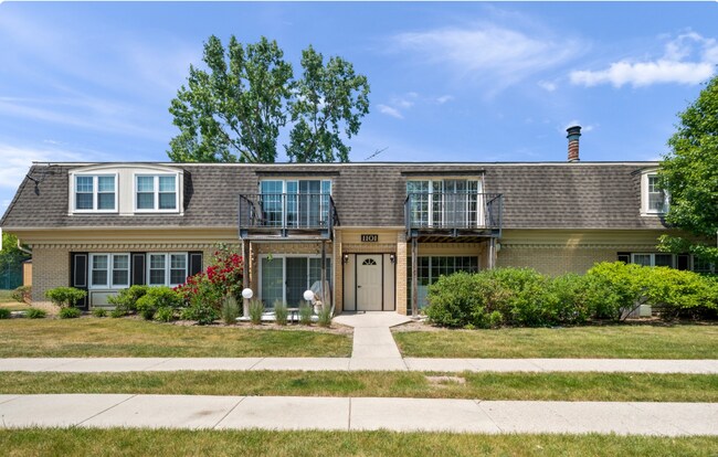 Building Photo - 1101 Pleasant Run Dr