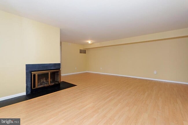 Building Photo - 115 Cascade Ct