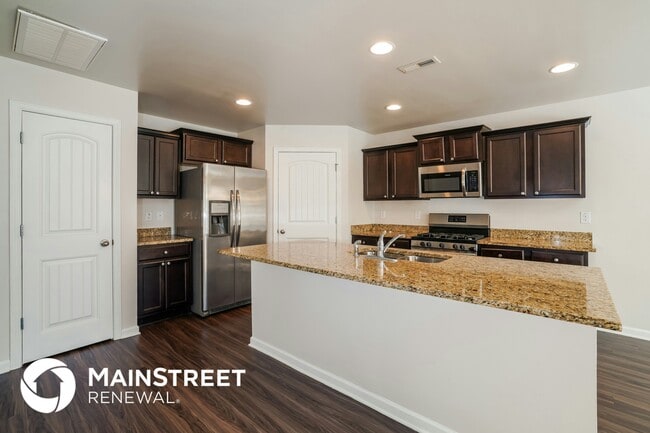 Building Photo - 4691 Woodford Cir