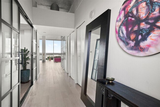 Foto del edificio - 7934 West Dr