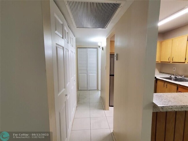 Foto del edificio - 5775 Washington St