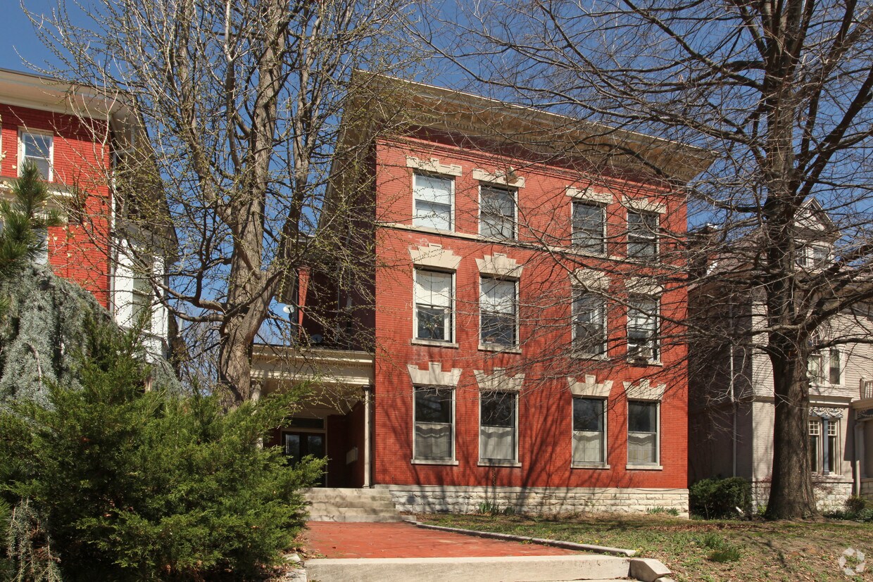 Building Photo - 431 Park Ave