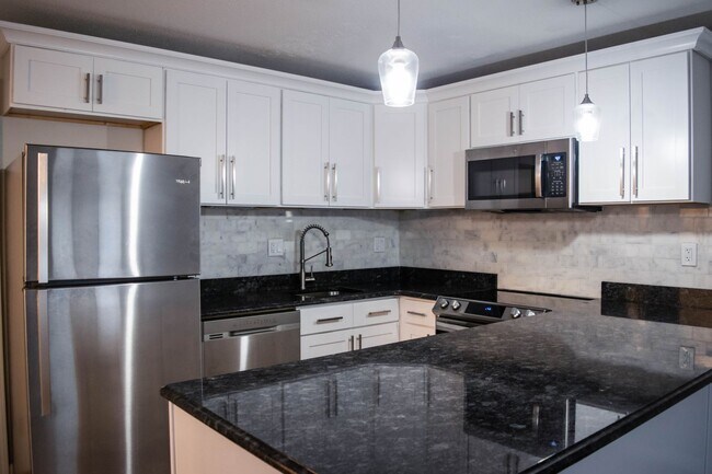 Foto del edificio - 2-Bed Westville Condo w/ In-unit Laundry & Off-street Parking