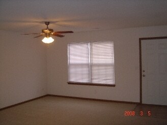 Building Photo - 1524-1526 Eagle Dr