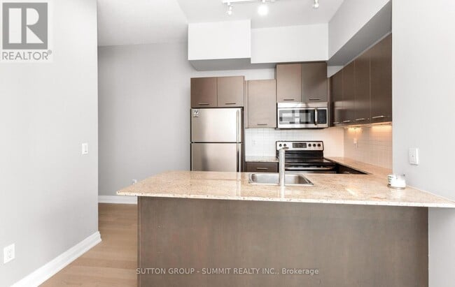 Photo du bâtiment - 360-3360 Square One Dr