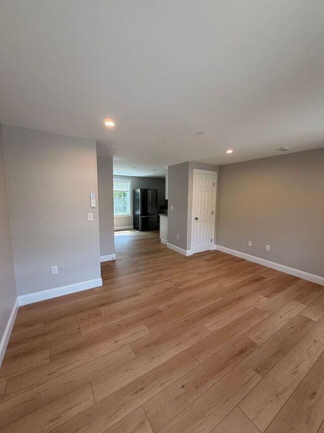 Foto del edificio - Brand New spacious Studio available in a great location.