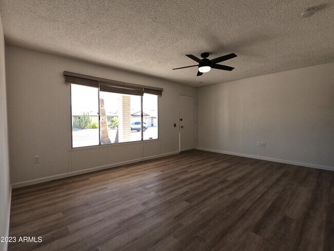 Foto del edificio - 12639 W Blue Bonnet Dr