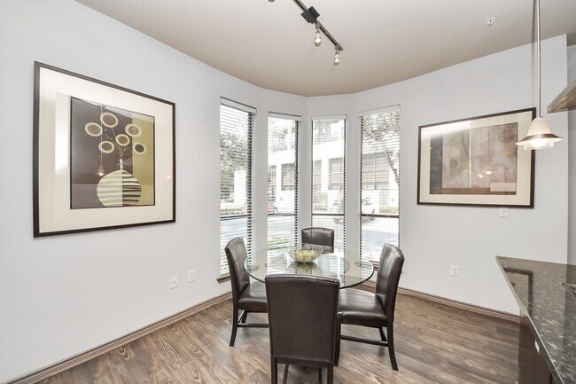 Foto del edificio - 3616 Richmond Ave.