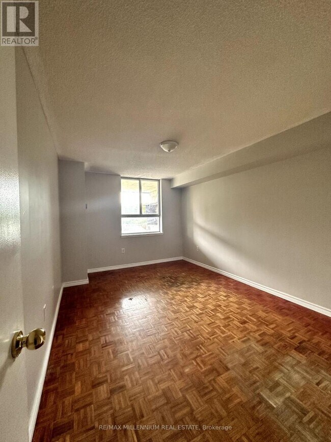 Building Photo - 306-340 PANORAMA Ct