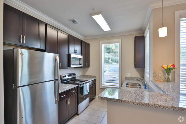 1BR, 1BA - 841SF - Kitchen - Palisades at Reems Creek