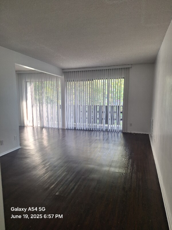 Foto del edificio - 609 De La Vina St