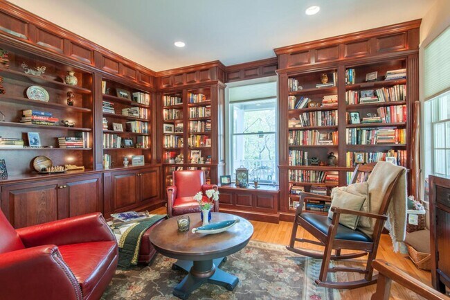 Building Photo - 4900 Hunt Field Dr