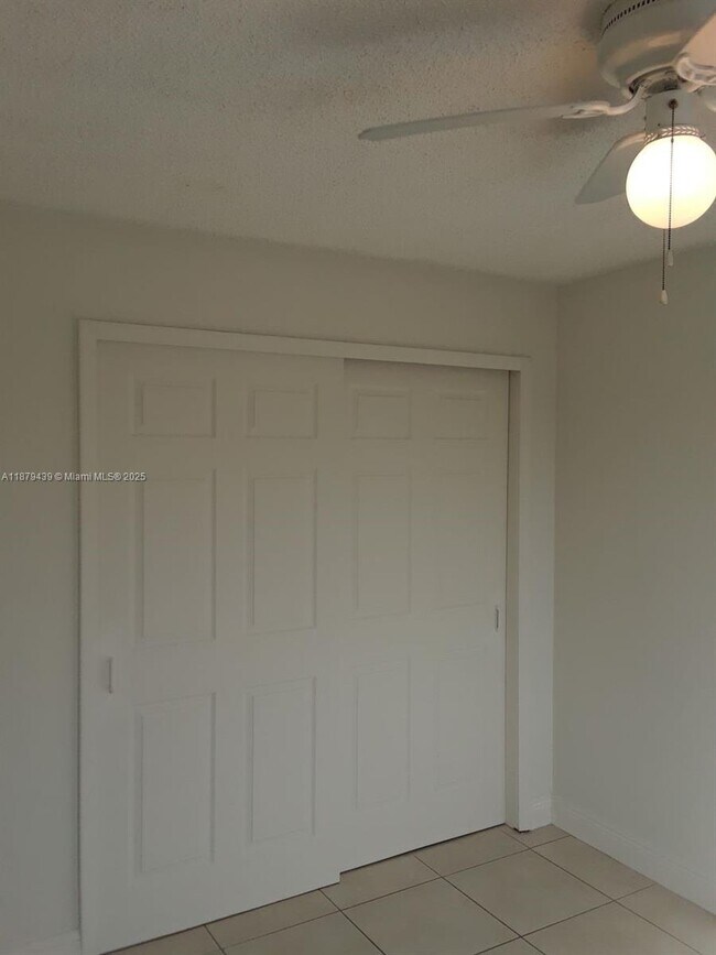 Foto del edificio - 6710 W 24th Ct