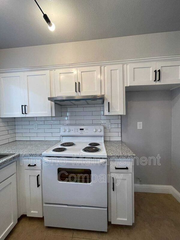 Building Photo - 3306 W Shields Ave