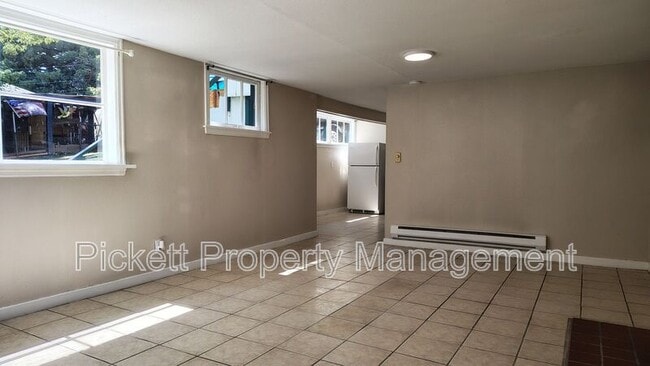 Building Photo - 4121 W D St