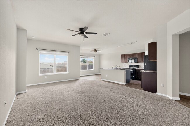 Building Photo - 402 Pentire Way