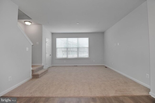 Building Photo - 331 Tumblers Wy