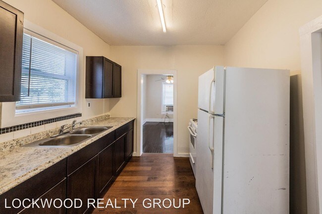 Building Photo - 3 br, 1 bath House - 1404 LAMAR ST