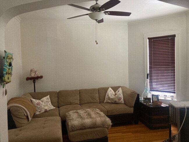 Foto del edificio - 6323 N Magnolia Ave