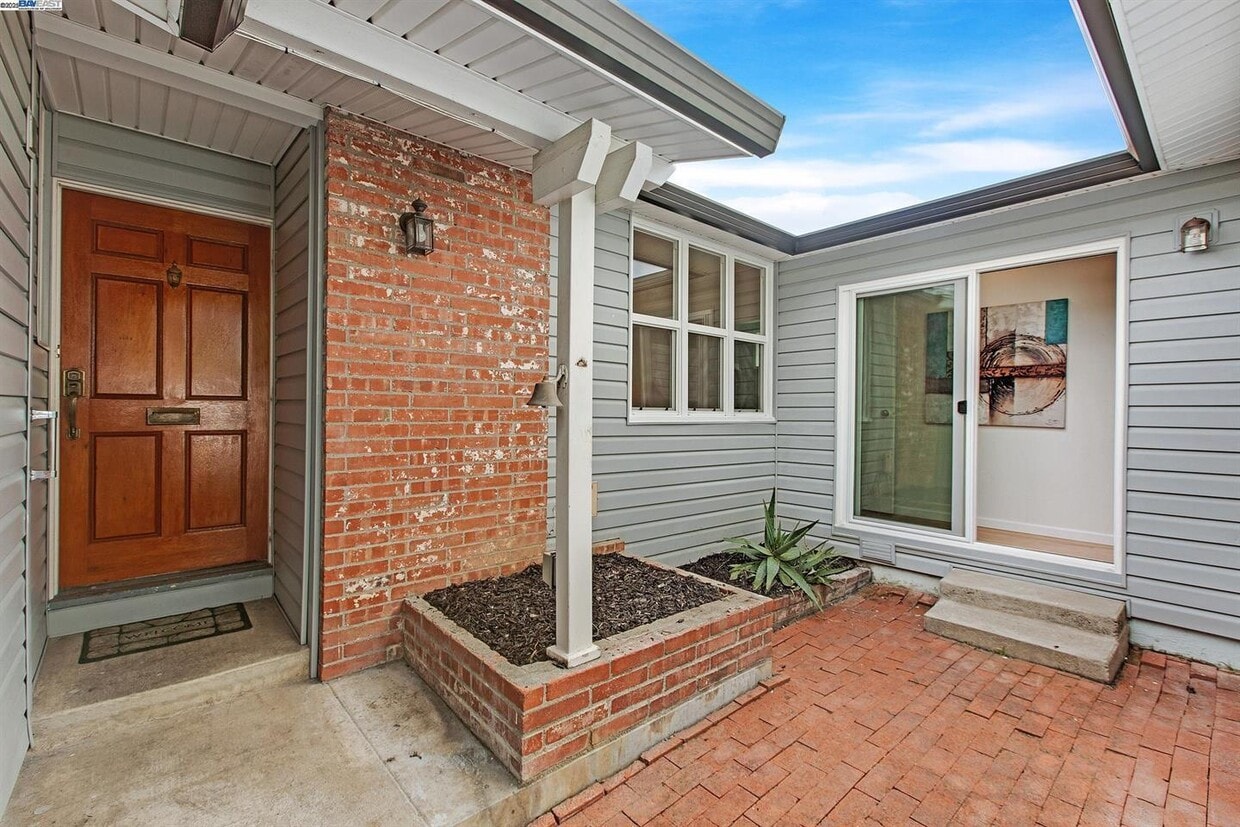 Building Photo - 30847 Prestwick Ave