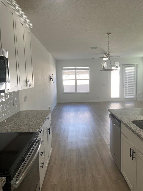 Building Photo - 10400 Spring Arbor Ln