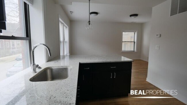 Foto del edificio - 1 bedroom in CHICAGO IL 60625