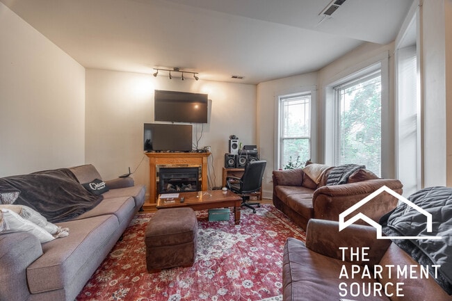 Photo - 1935 N Wood St Apartment