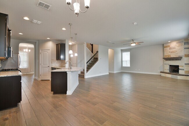 Foto del edificio - Beautiful 4 Bedroom Home in Alamo Ranch!!!