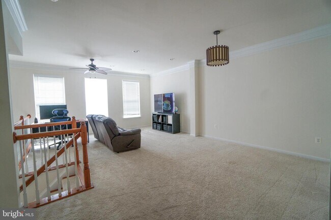 Foto del edificio - 4459 Monmouth St