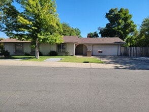 Building Photo - 2015 Quartz Way
