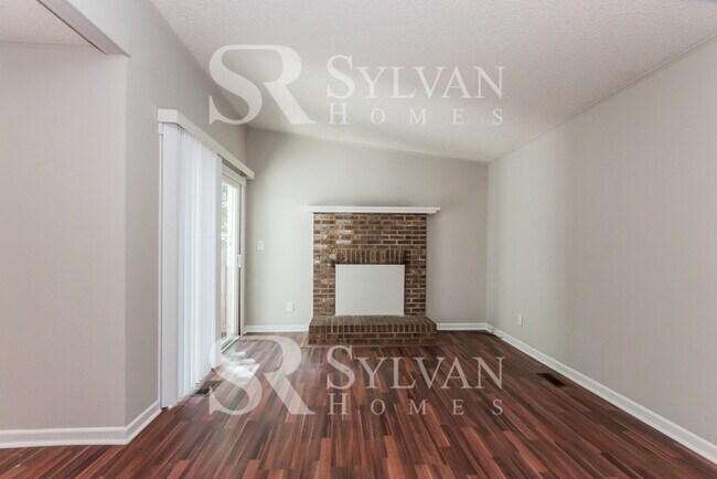 Foto del edificio - Prepare to be impressed by this 3 bedroom,...