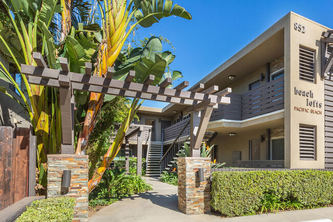 Building Photo - Elan Beachlofts