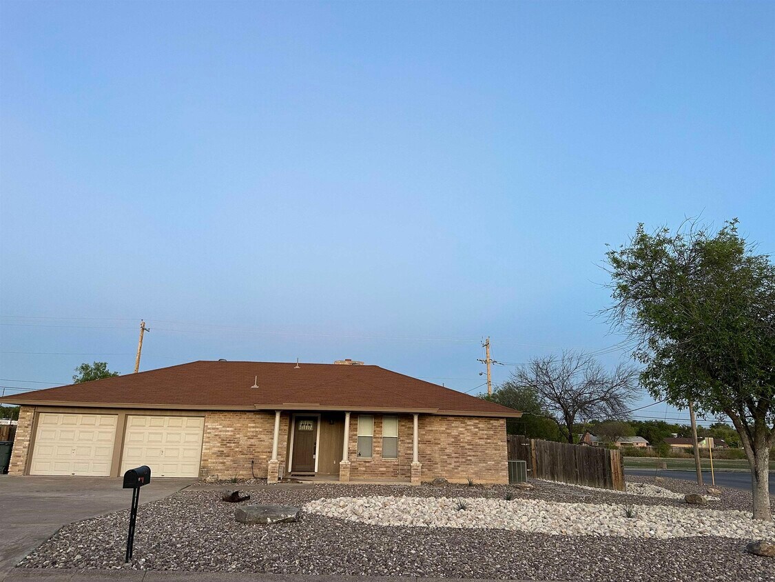 122 Lodgepole Trail, Del Rio, TX 78840 House Rental in Del Rio, TX