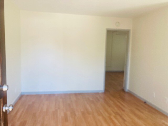 Foto del edificio - 2415 E 6th St