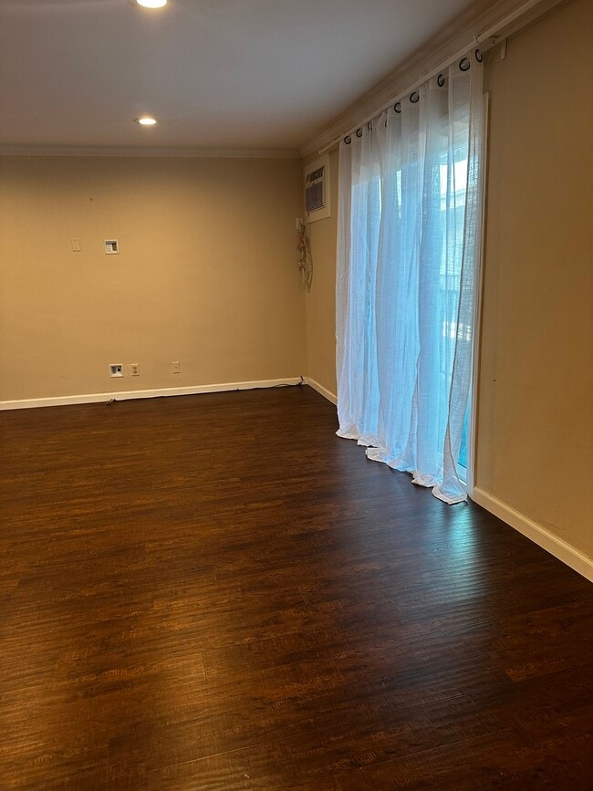 sala de estar - 1770 Ximeno Ave