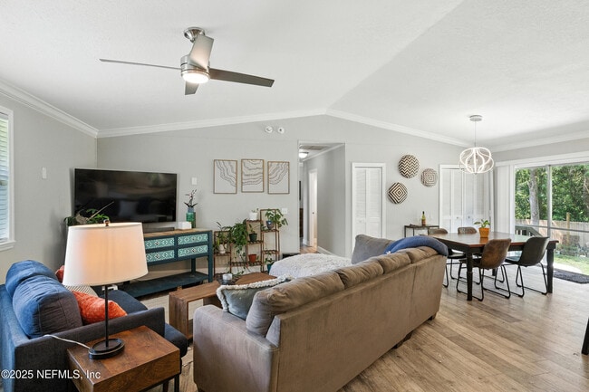 Foto del edificio - 706 Estates Cove Rd